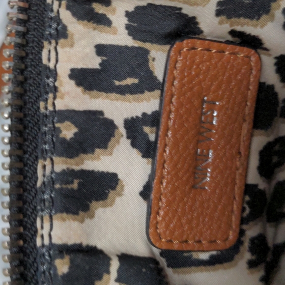 Purse - Picture 3 of 4